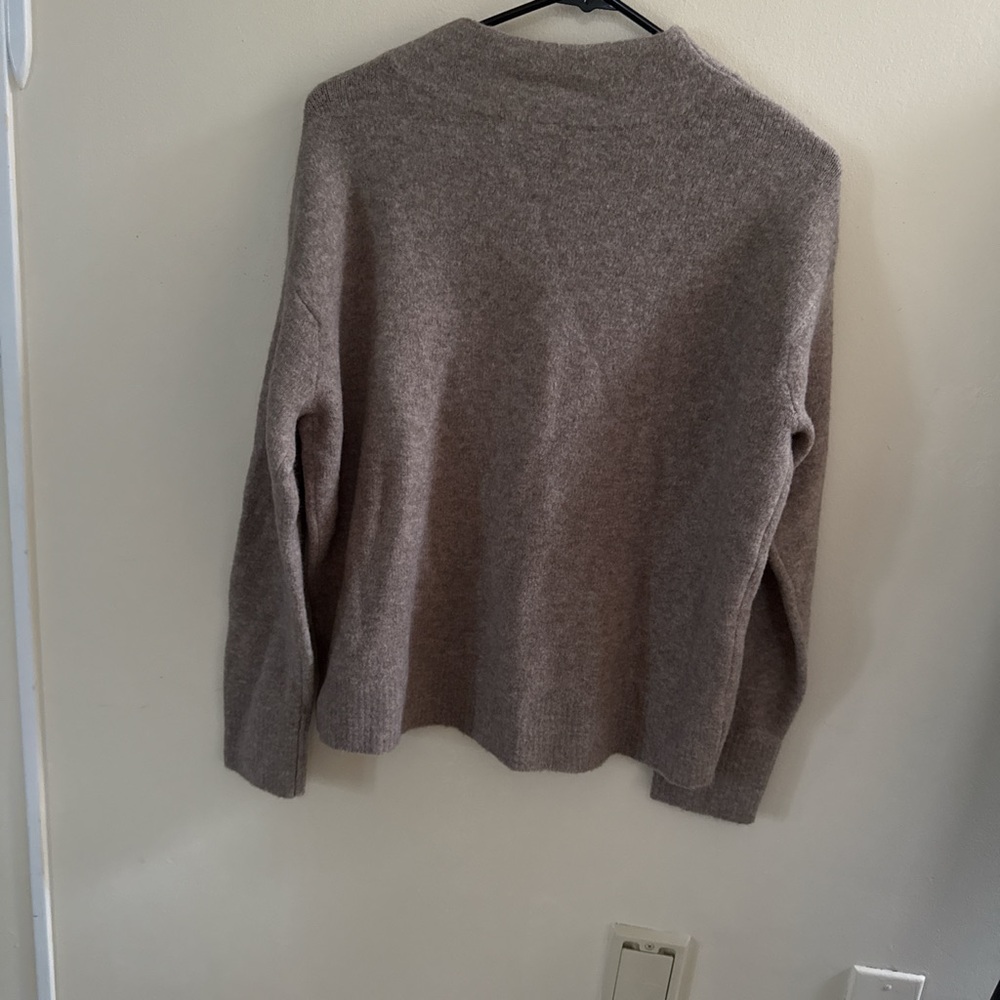 UNIQLO Cozy Brown Sweater - Picture 2 of 3